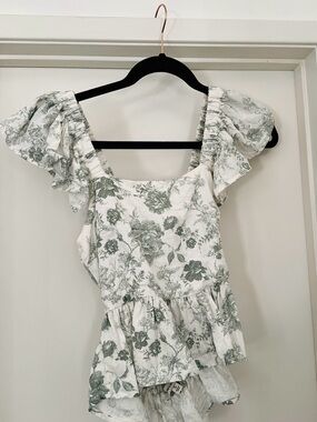 Francesca's Collections White Floral Square-Neck Ruffle Top